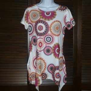 Colorful Circle Geometric Boho Print Shark Bite Top, Short Sleeves, Round Neck M